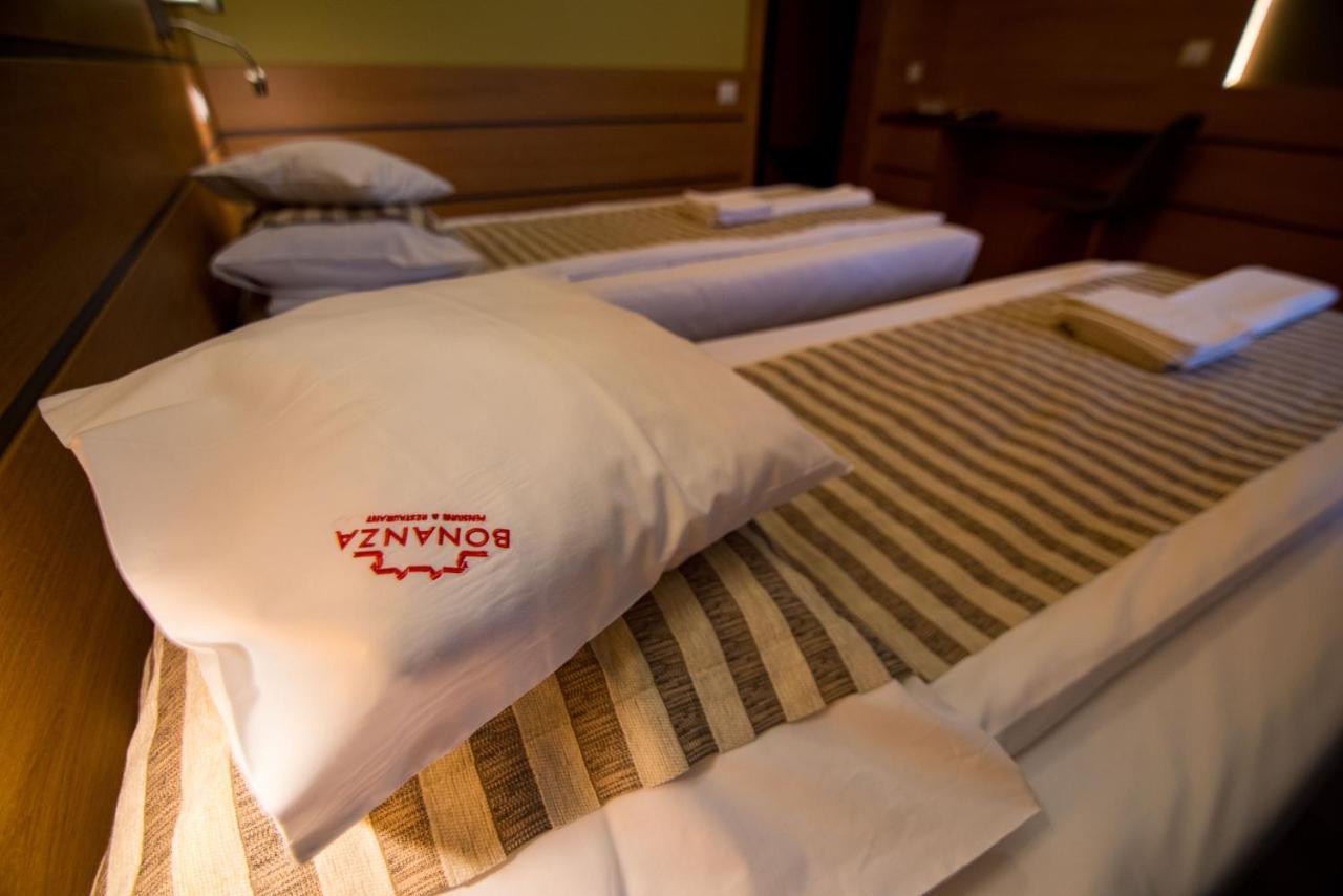 Bonanza Pensiune & Restaurant Mera Zewnętrze zdjęcie